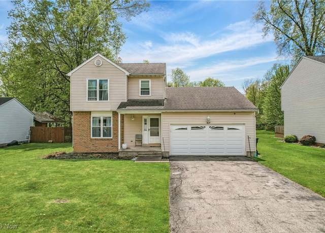 Property at 4815 Shadow Oak Dr, Austintown, OH 44515, 3 beds, 2.5 baths