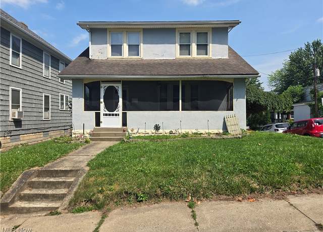 Property at 1038 Quincy Street St, Parkersburg, WV 26101, 3 beds, 1.5 baths