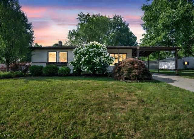 Property at 2314 Lynnwood Dr, Stow, OH 44224, 3 beds, 2.5 baths