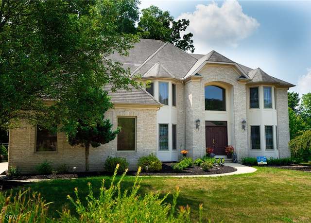 Property at 9379 Chesapeak Dr, North Royalton, OH 44133, 4 beds, 2 baths