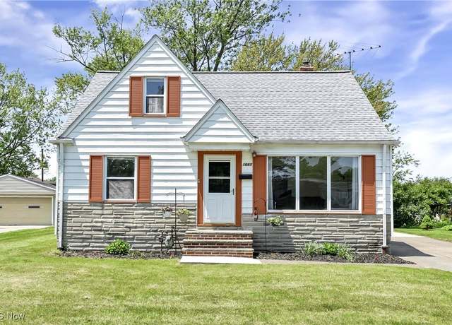 Property at 1660 Ridgeview Dr, Wickliffe, OH 44092, 3 beds, 2 baths