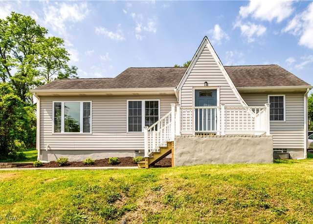 Property at 226 Cunningham Ln, Steubenville, OH 43953, 3 beds, 2 baths