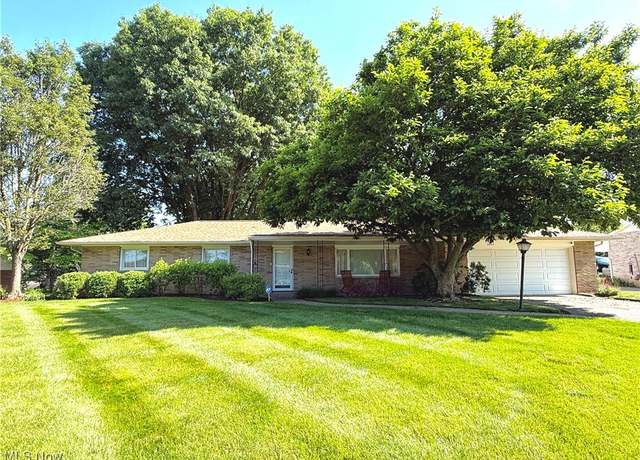 Property at 2645 Gladiola St NE, Canton, OH 44705, 3 beds, 1.5 baths
