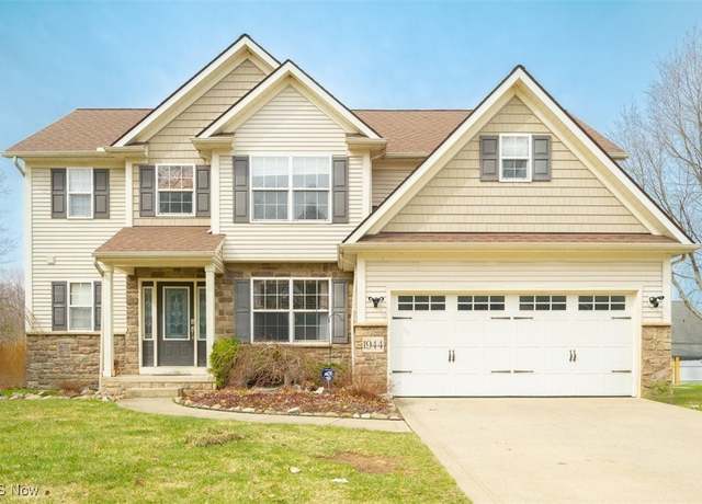 Property at 1944 W Tuttle Park Rd, Madison, OH 44057, 4 beds, 2.5 baths