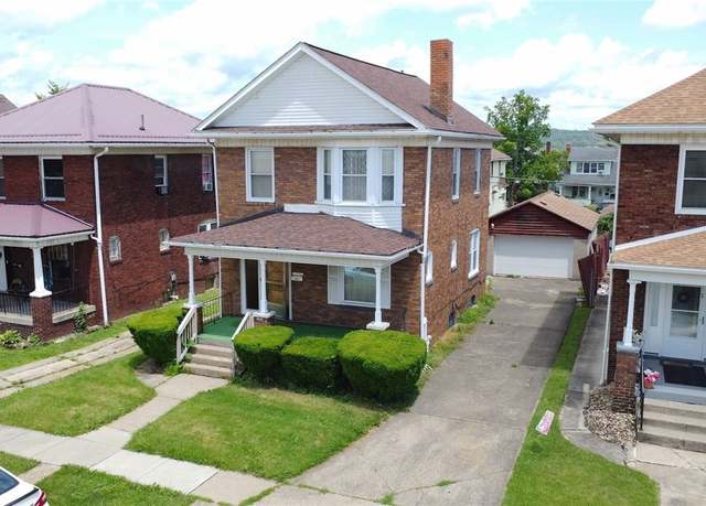Property at 812 Oakmont Ave, Steubenville, OH 43952, 3 beds, 1.5 baths