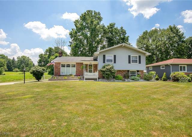 Property at 850 Robinson Ave, Barberton, OH 44203, 3 beds, 2 baths