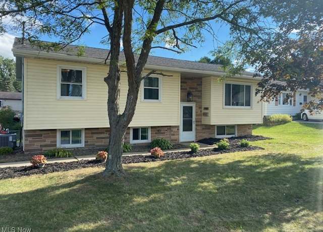 Property at 2981 Louis Rita Ct, Youngstown, OH 44511, 3 beds, 1.5 baths
