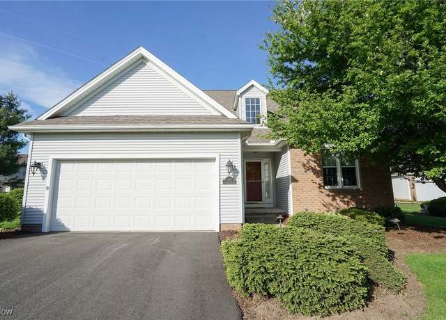 Property at 280 Lake Pointe Cir, Canfield, OH 44406, 3 beds, 2.5 baths
