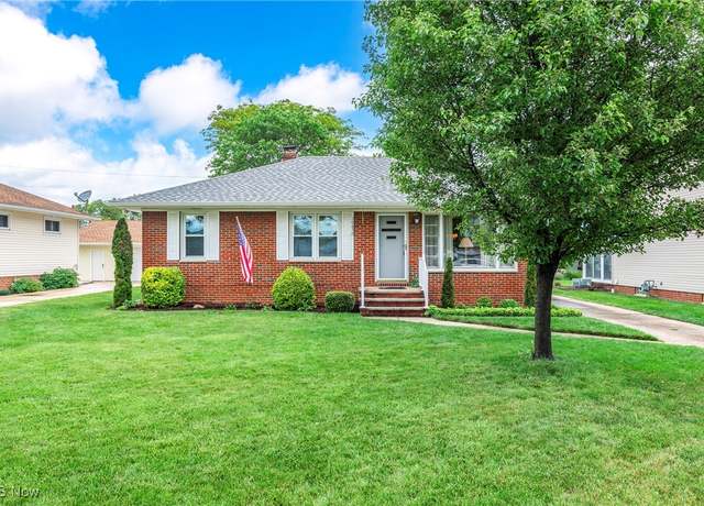 Property at 10630 Deborah Dr, Parma, OH 44130, 3 beds, 2 baths