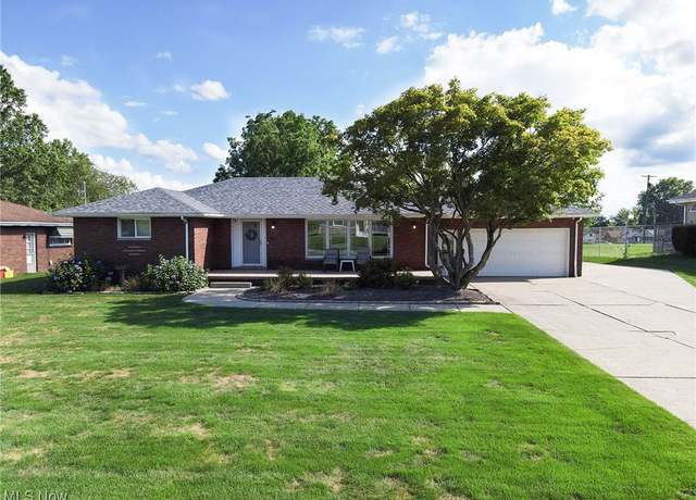 Property at 461 Park Dr, Campbell, OH 44405, 4 beds, 2 baths