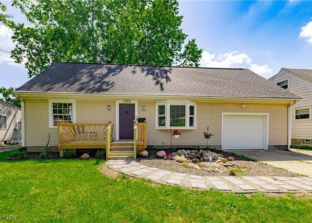 Property at 3327 Elmwood St, Cuyahoga Falls, OH 44221, 4 beds, 2 baths