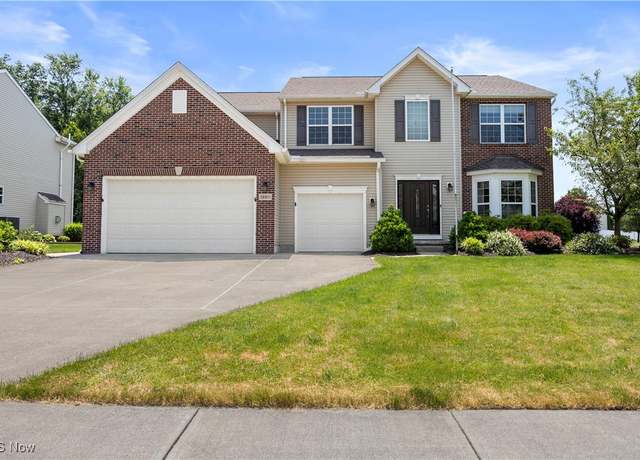 Property at 38011 Woodsledge Dr, North Ridgeville, OH 44039, 4 beds, 2.5 baths