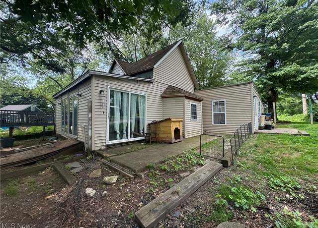 Property at 604 Pear Dr, Akron, OH 44319, 2 beds, 1 bath