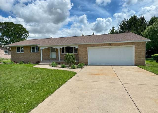 Property at 120 Robin Hood Dr, Youngstown, OH 44511, 3 beds, 2 baths
