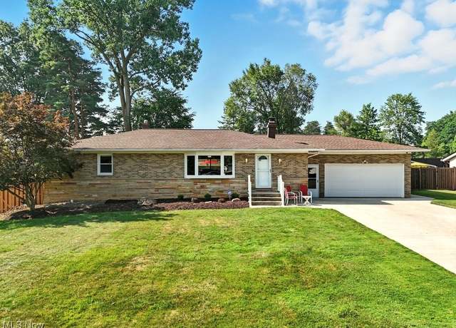 Property at 18561 Meadow Ln, Strongsville, OH 44136, 2 beds, 2 baths