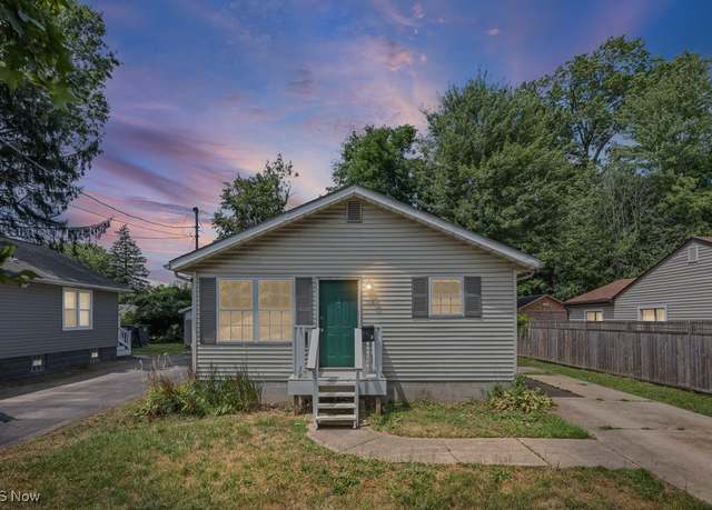 Property at 1118 Hammel St, Akron, OH 44306, 3 beds, 1 bath