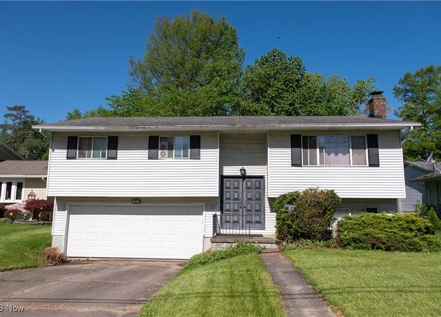 Property at 175 Alexander Dr, Elyria, OH 44035, 3 beds, 2 baths