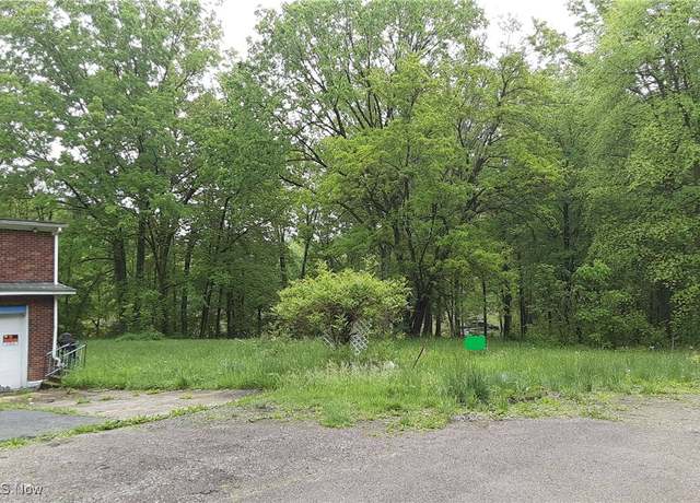 Property at 105 Lakeview St, Lake Milton, OH 44429
