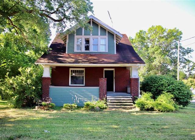 Property at 1284 Norton Ave, Norton, OH 44203, 3 beds, 1.5 baths