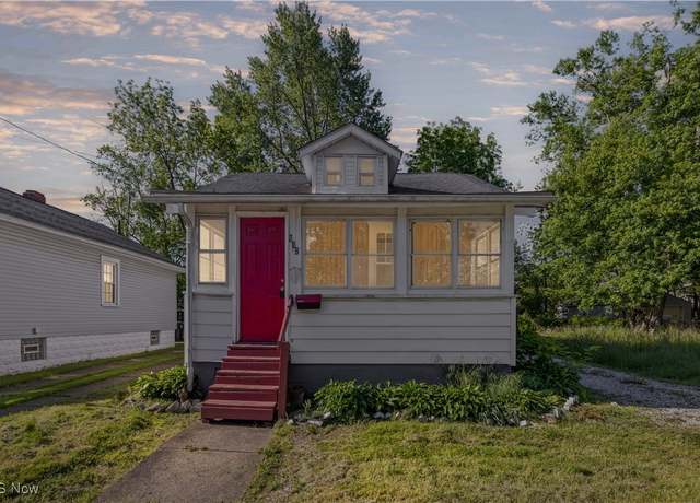 Property at 932 Cole Ave, Akron, OH 44306, 2 beds, 1 bath