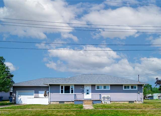 Property at 1111 W 30th St, Lorain, OH 44052, 3 beds, 1 bath