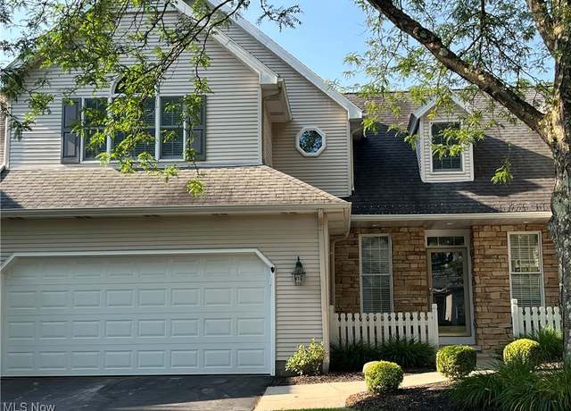 Property at 23 Fieldstone Dr, Poland, OH 44514, 3 beds, 2.5 baths