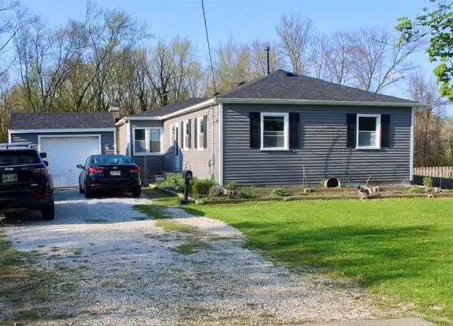 Property at 453 W Park Blvd, Medina, OH 44256, 3 beds, 2 baths