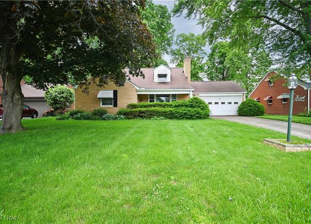 Property at 388 Meadowbrook Ave, Youngstown, OH 44512, 3 beds, 2 baths
