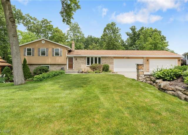 Property at 7733 Stonewood Dr NW, North Canton, OH 44720, 3 beds, 1.5 baths
