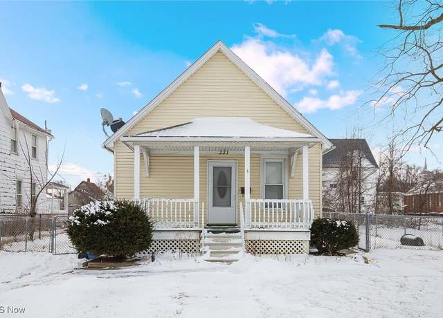 Property at 221 W 12th St, Lorain, OH 44052, 3 beds, 1 bath