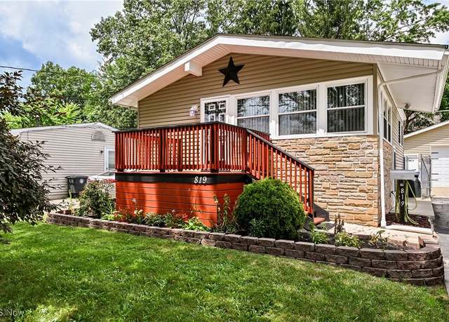 Property at 819 Carnegie Ave, Akron, OH 44314, 4 beds, 2 baths