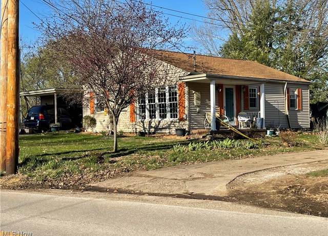 Property at 872 Cedar Grove Rd, Parkersburg, WV 26104, 3 beds, 1 bath