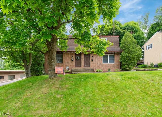Property at 322 Schneider St SE, North Canton, OH 44720, 4 beds, 3 baths