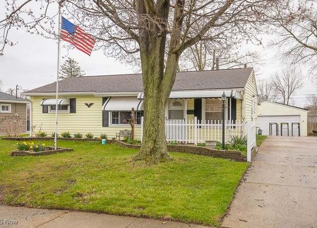 Property at 512 Willow Park Rd, Elyria, OH 44035, 3 beds, 1 bath