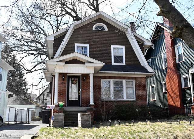 Property at 286 Grove St, Akron, OH 44302, 3 beds, 1.5 baths