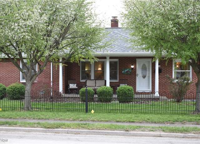 Property at 1935 Dresden Rd, Zanesville, OH 43701, 2 beds, 2.5 baths