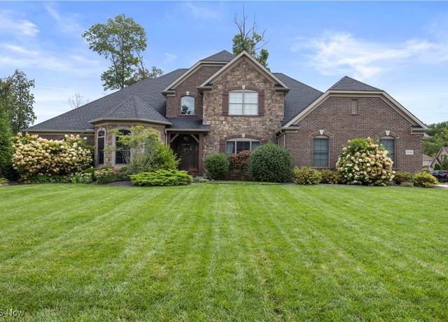 Property at 20745 Evergreen Trl, North Royalton, OH 44133, 4 beds, 4.5 baths