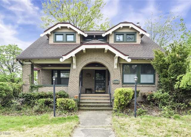 Property at 3580 West Blvd, Cleveland, OH 44111, 3 beds, 2.5 baths