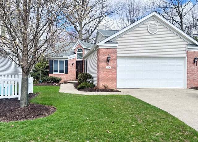 Property at 7230 W Baldwin Reserve Dr, Middleburg Heights, OH 44130, 3 beds, 2.5 baths