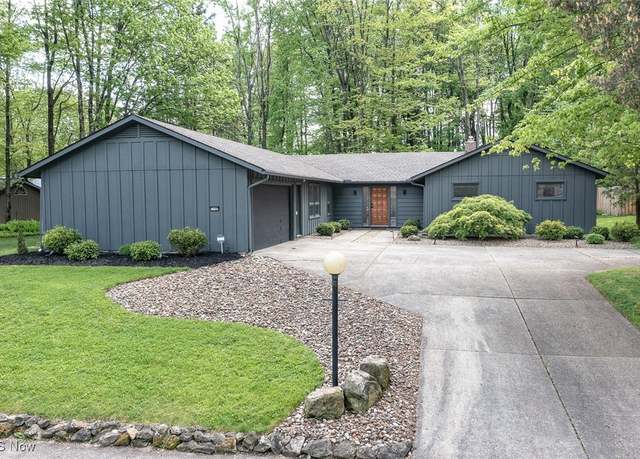Property at 17105 Woodleaf Rd, Strongsville, OH 44136, 4 beds, 2.5 baths