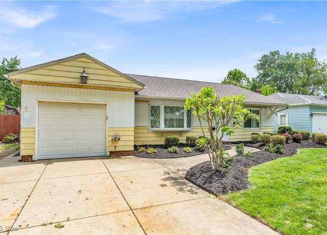 Property at 6751 Oakwood Rd, Parma Heights, OH 44130, 3 beds, 1 bath