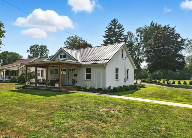 Property at 194 Ansel Rd, Geneva, OH 44041, 3 beds, 2 baths