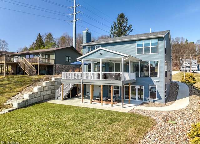 Property at 538 W Mohawk Dr, Malvern, OH 44644, 3 beds, 2.5 baths