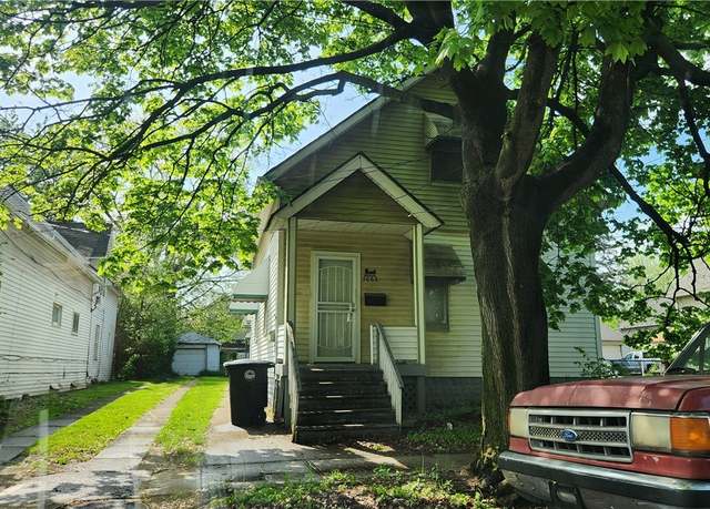 Property at 3666 E 57th St, Cleveland, OH 44105, 5 beds, 1 bath