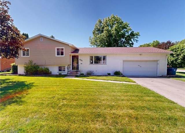 Property at 4312 Parklawn Dr, Willoughby, OH 44094, 4 beds, 2 baths