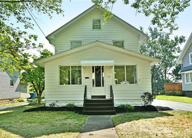 Property at 726 5th St, Struthers, OH 44471, 4 beds, 1.5 baths