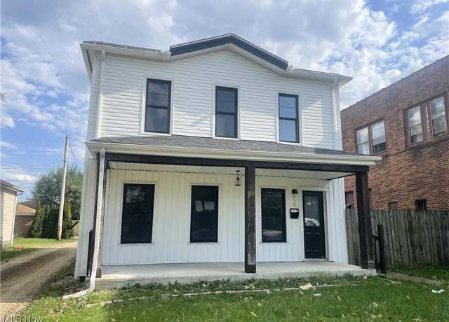 Property at 615 North Ave NE, Massillon, OH 44646, 3 beds, 2.5 baths