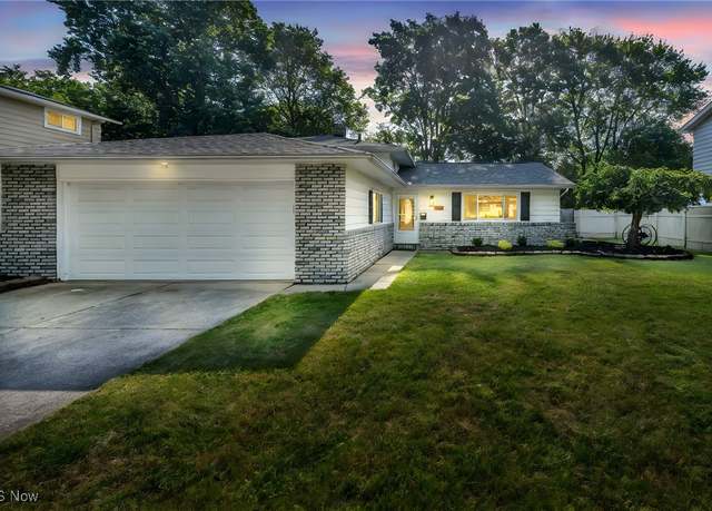 Property at 4499 Camellia Ln, North Olmsted, OH 44070, 3 beds, 1.5 baths