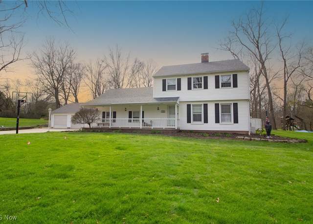 Property at 4166 Burgett Ln, Canfield, OH 44406, 5 beds, 3.5 baths