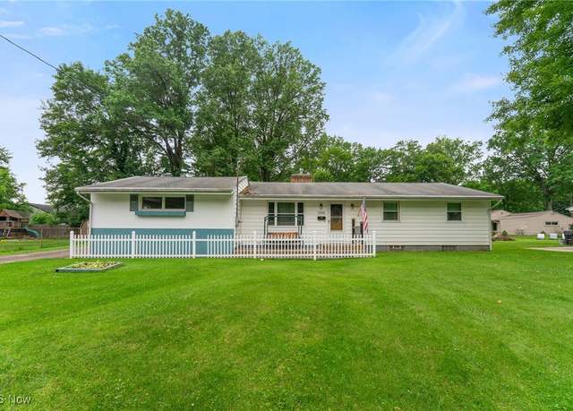 Property at 3350 Black Oak Ln, Austintown, OH 44511, 3 beds, 3 baths